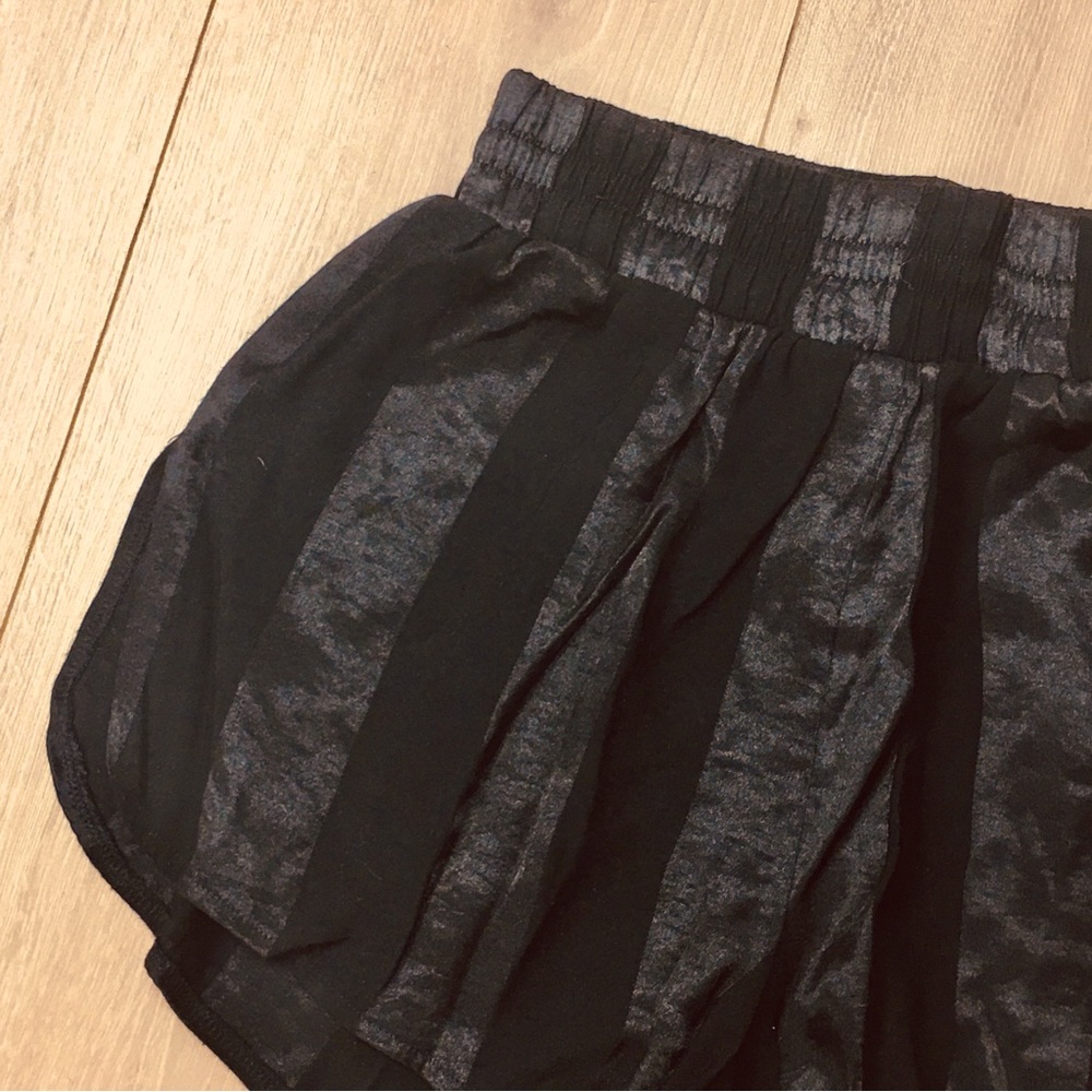 VS Victoria’s Secret Black Striped Satin-Panel Women’s Shorts sleep loungewear